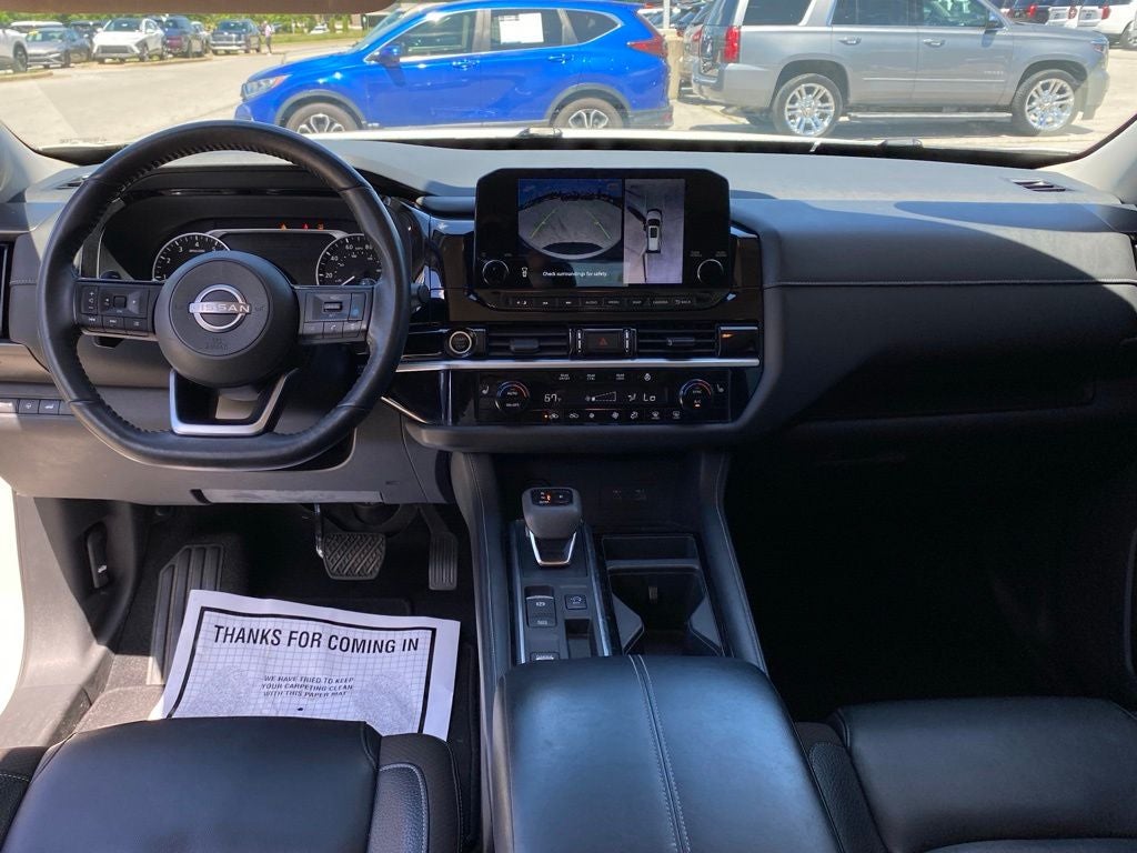 2022 Nissan Pathfinder SL