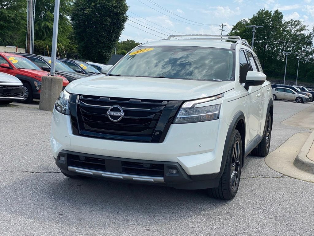 2022 Nissan Pathfinder SL