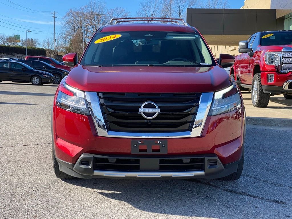 2024 Nissan Pathfinder SL
