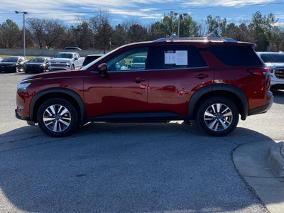 2024 Nissan Pathfinder SL