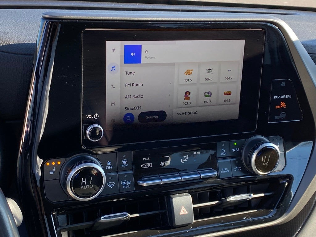 2024 Toyota Highlander LE ALL WHEEL DRIVE