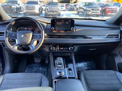 2022 Mitsubishi Outlander SE