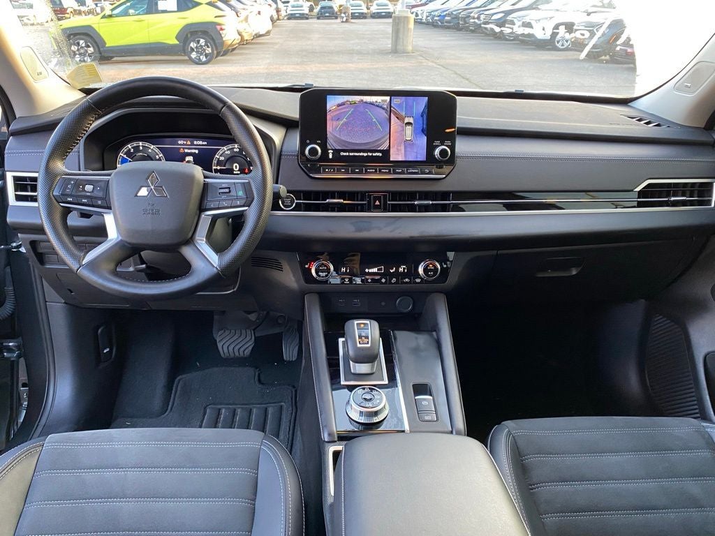 2024 Mitsubishi Outlander SE