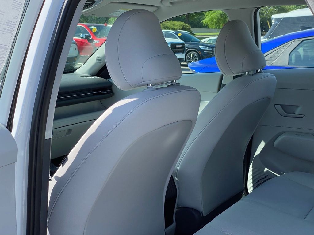 2026 Hyundai KONA SE FWD