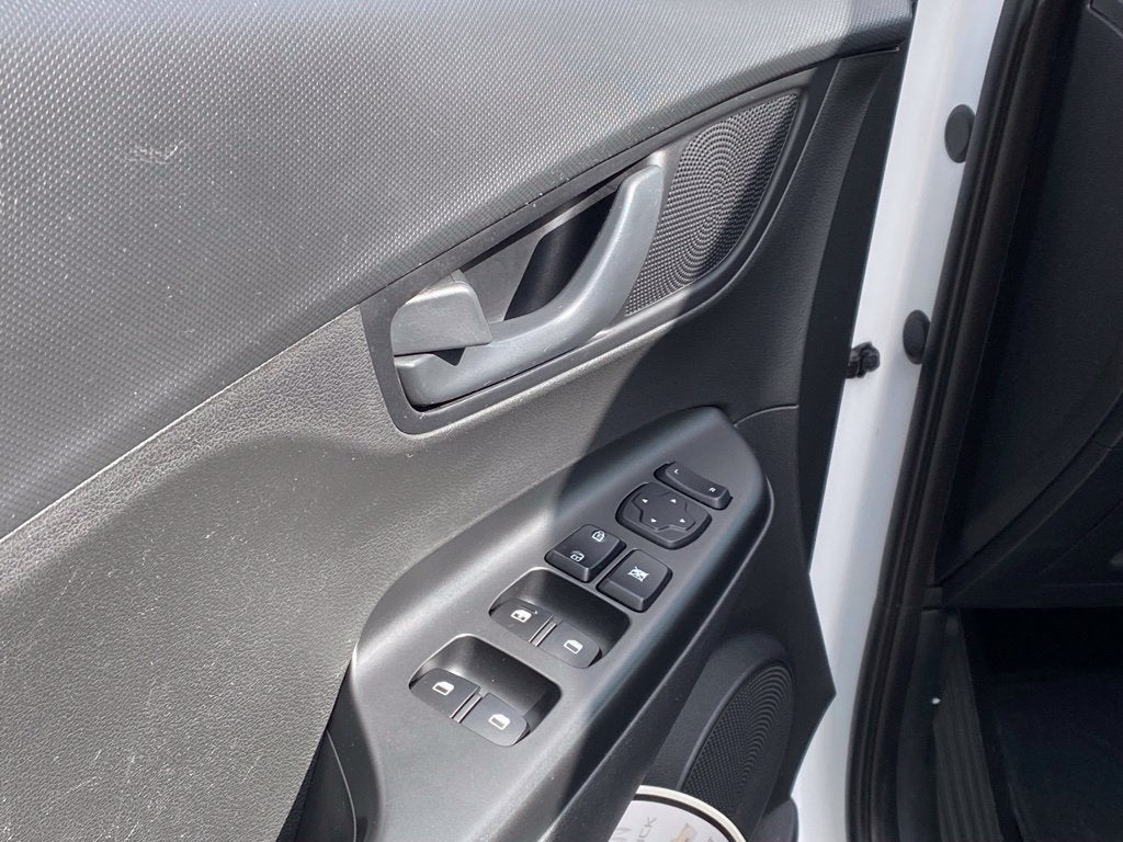 2023 Hyundai KONA SE