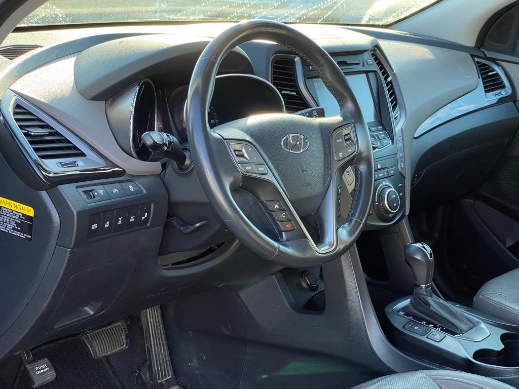 2016 Hyundai SANTA FE SE