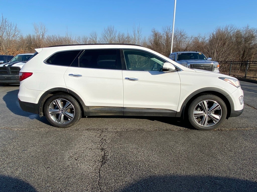 2016 Hyundai SANTA FE SE