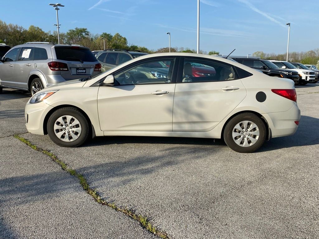 2016 Hyundai ACCENT SE