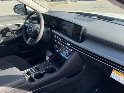 2025 Hyundai SONATA SE