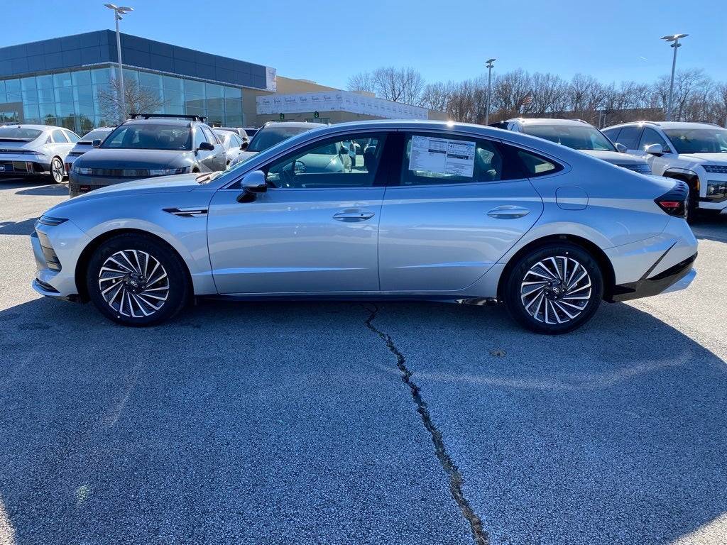 2026 Hyundai SONATA HYBRID SEL