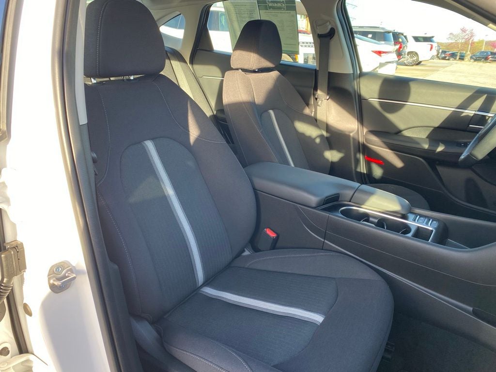 2025 Hyundai SONATA HYBRID SEL