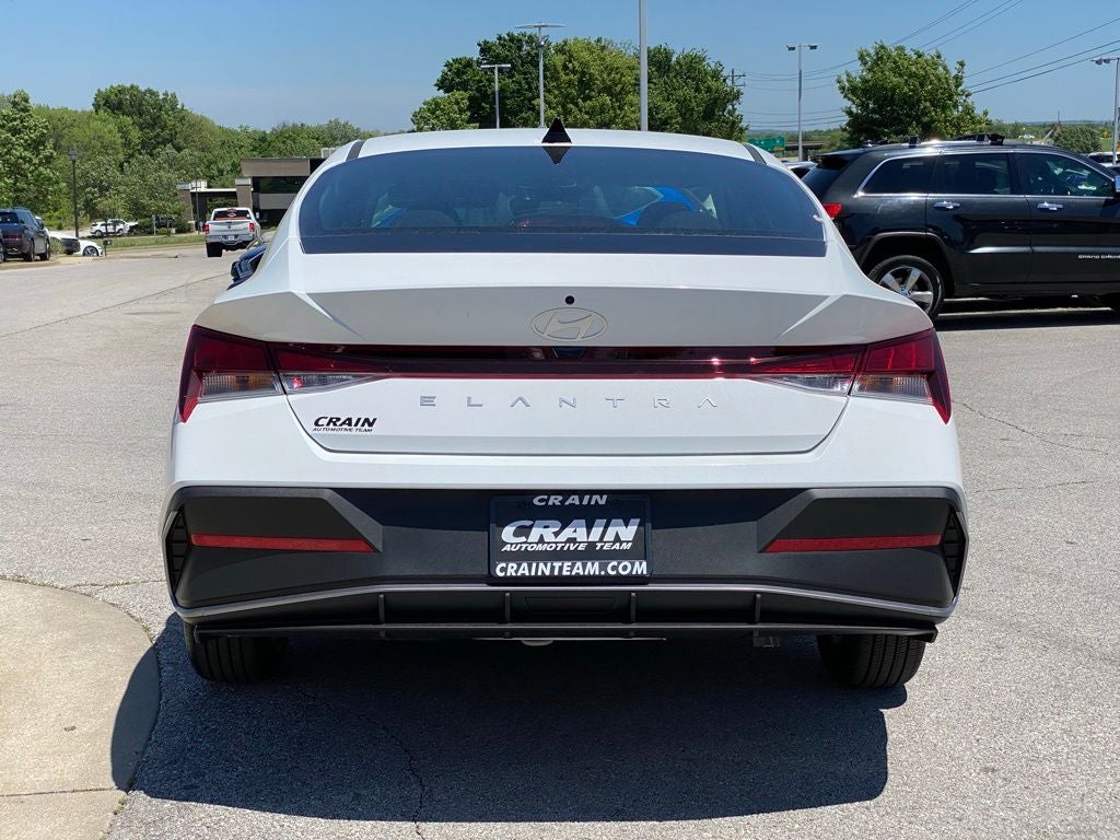 2026 Hyundai ELANTRA SE