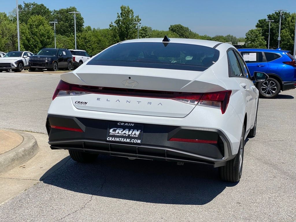 2026 Hyundai ELANTRA SE