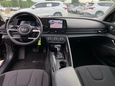 2025 Hyundai ELANTRA SE