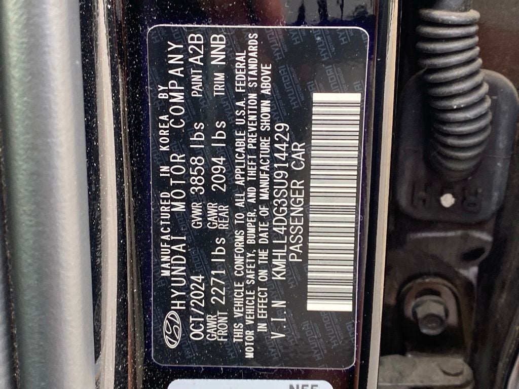 2025 Hyundai ELANTRA SE