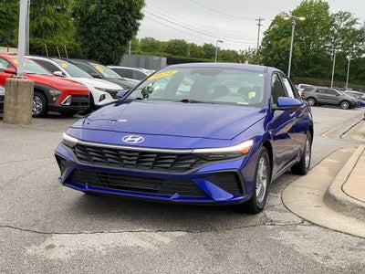 2024 Hyundai ELANTRA SE