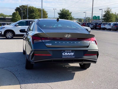 2026 Hyundai ELANTRA SE