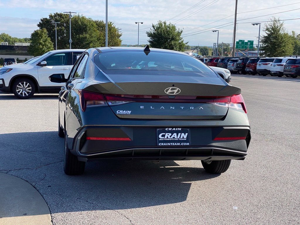 2026 Hyundai ELANTRA SE
