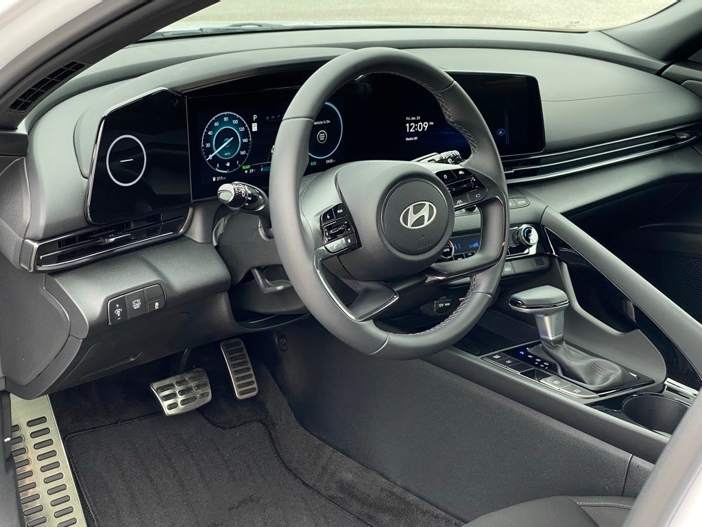 2025 Hyundai ELANTRA HYBRID SEL Sport