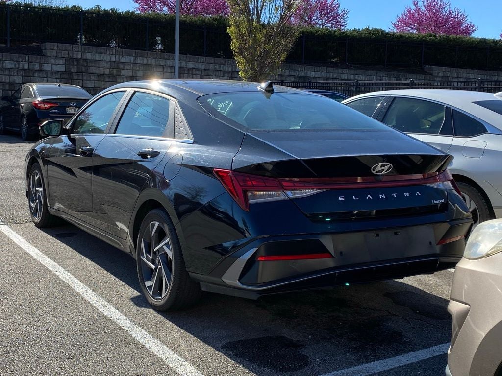 2024 Hyundai ELANTRA Limited