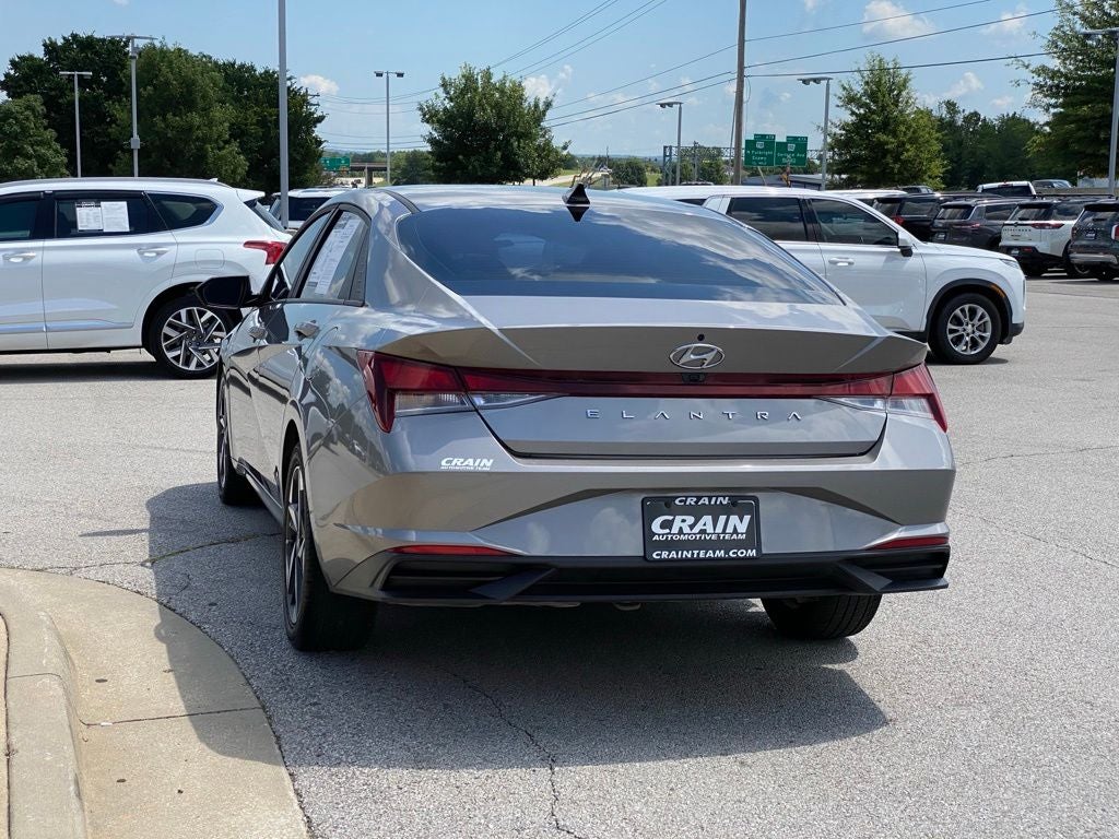 2023 Hyundai ELANTRA SEL