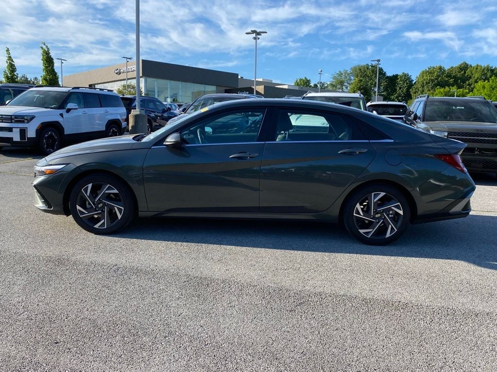 2024 Hyundai ELANTRA SEL