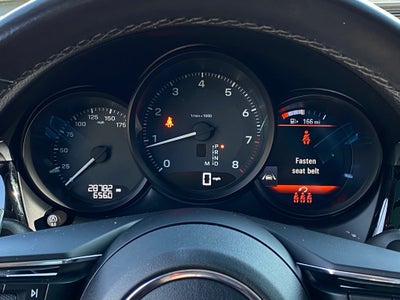 2022 Porsche Macan Base