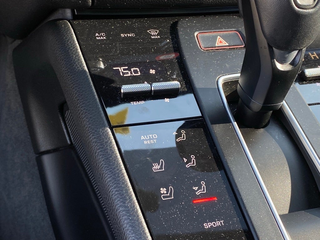 2022 Porsche Macan Base