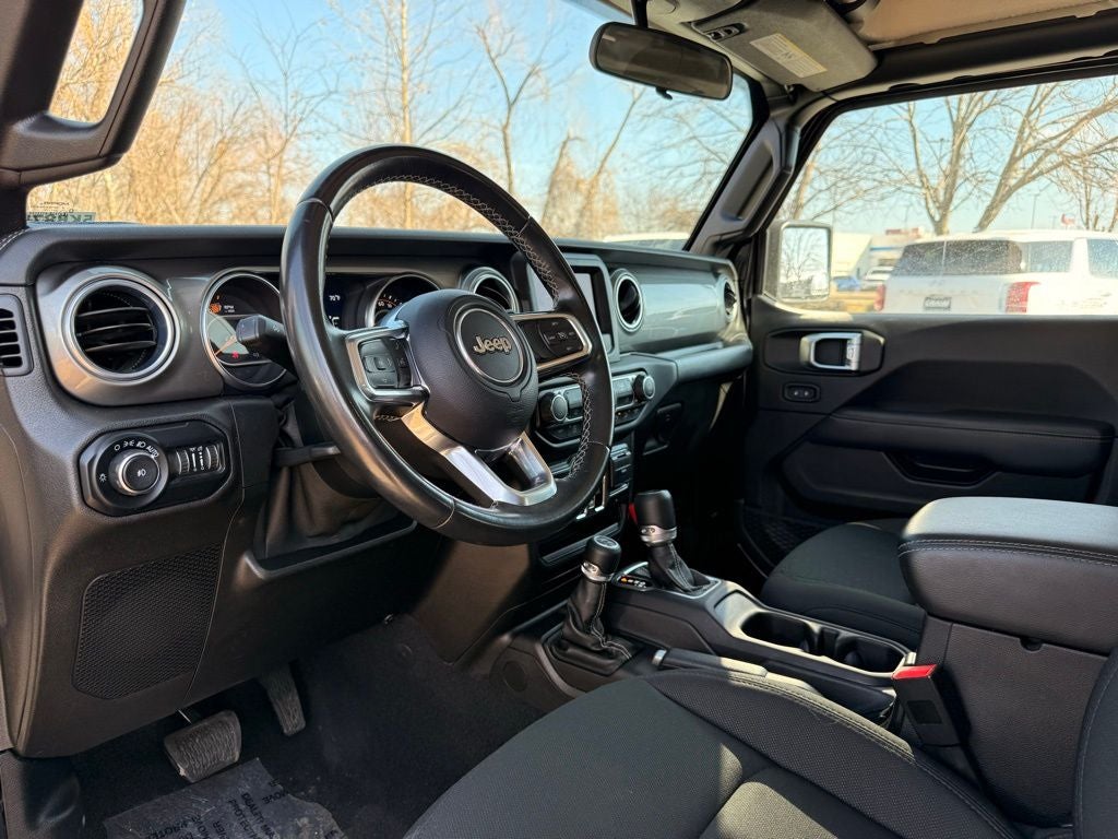 2019 Jeep Wrangler Unlimited Sahara APPLE CAR PLAY / CLEAN CARFAX/ 1 OWNER