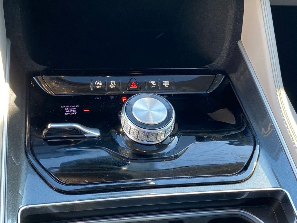 2024 Jeep Wagoneer Base