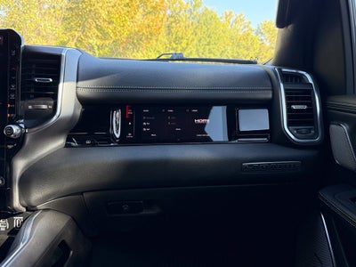 2025 RAM 1500 Laramie - 4WD / LEVEL 2 / NIGHT EDITION