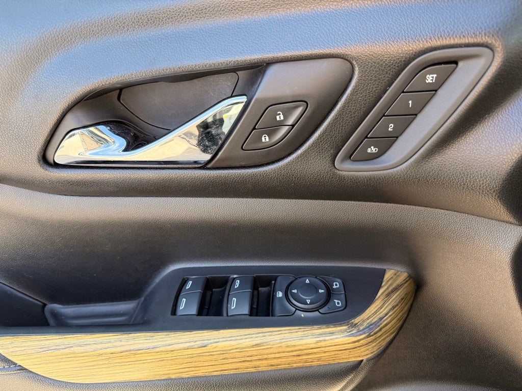 2017 GMC Acadia Denali LOW MILES!!