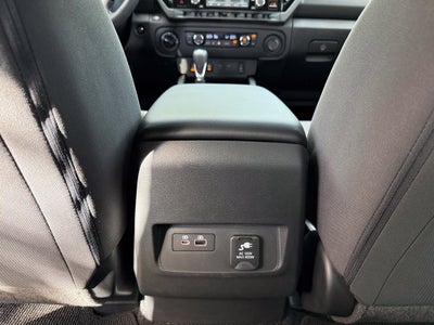 2026 Nissan Frontier SV - 4WD / CLEAN CARFAX / ONE OWNER