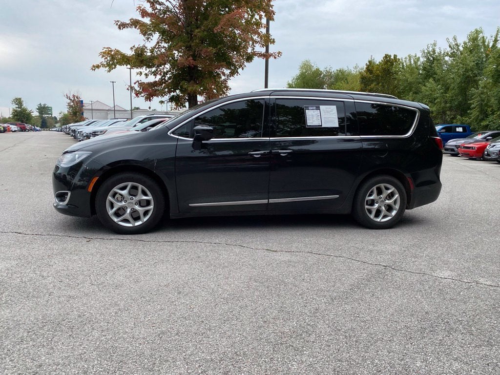 2018 Chrysler Pacifica Touring L - CLEAN CARFAX