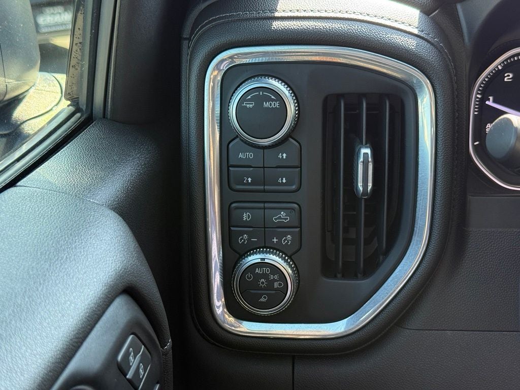 2021 GMC Sierra 1500 SLT - 4WD / CLEAN CARFAX