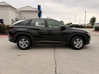 2022 Hyundai TUCSON SE