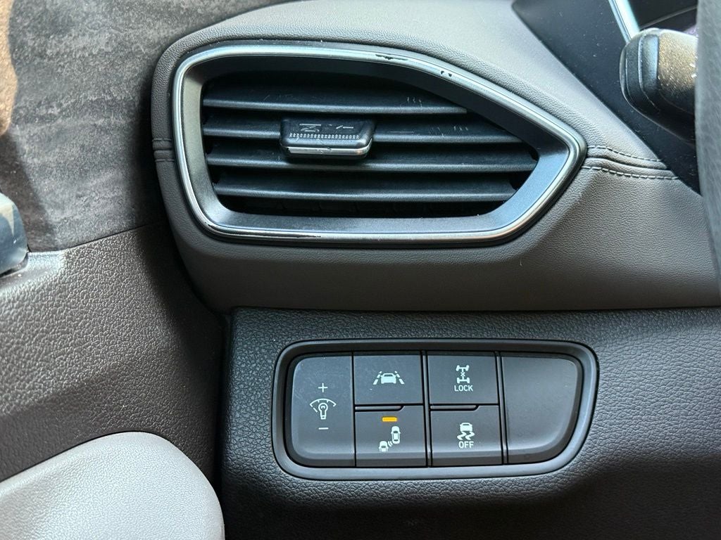 2019 Hyundai SANTA FE SE