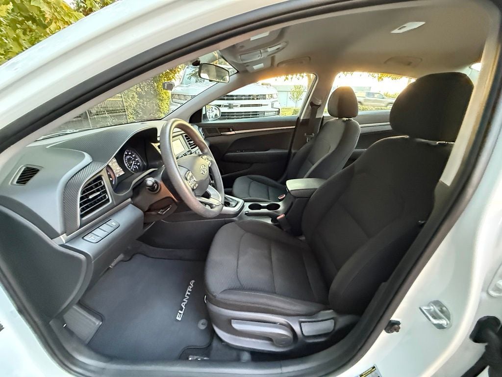 2019 Hyundai ELANTRA SE