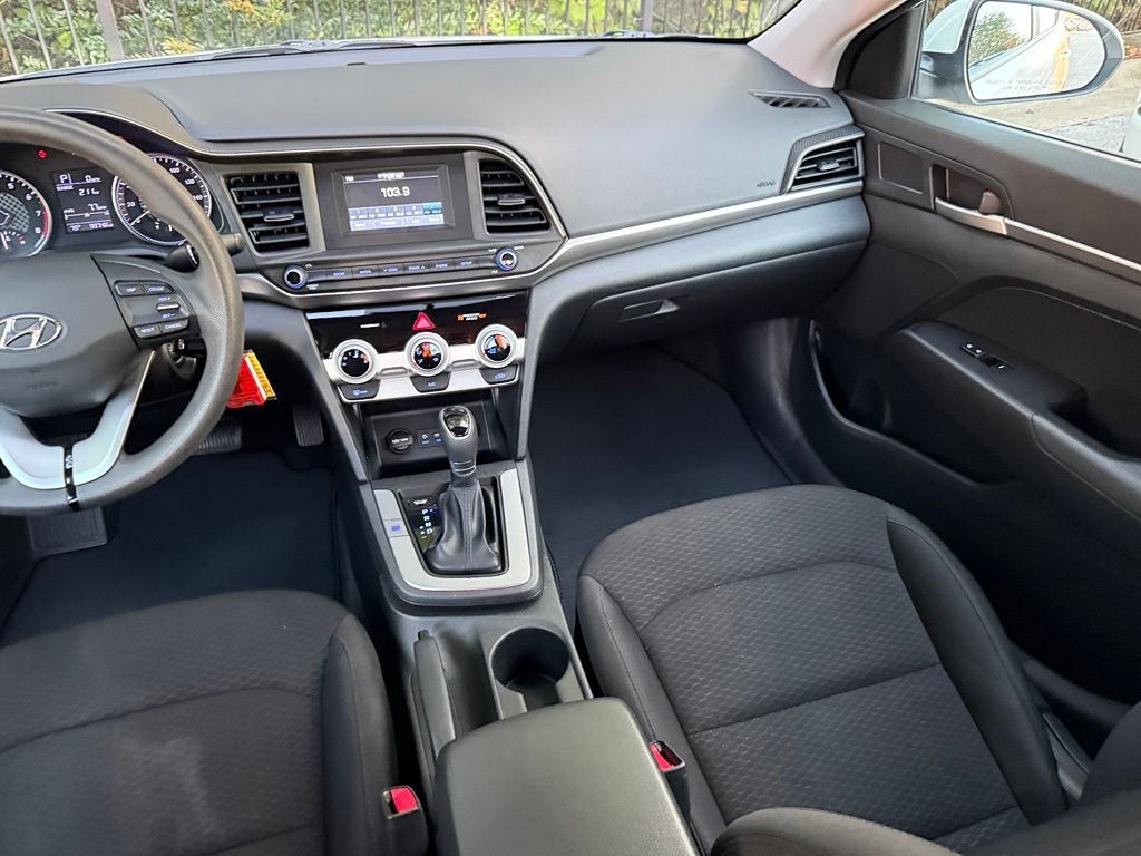 2019 Hyundai ELANTRA SE