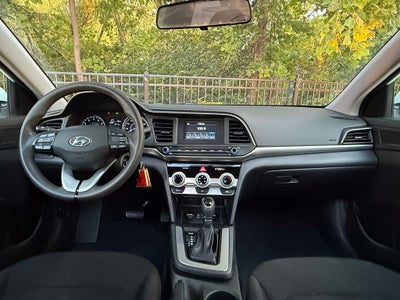 2019 Hyundai ELANTRA SE