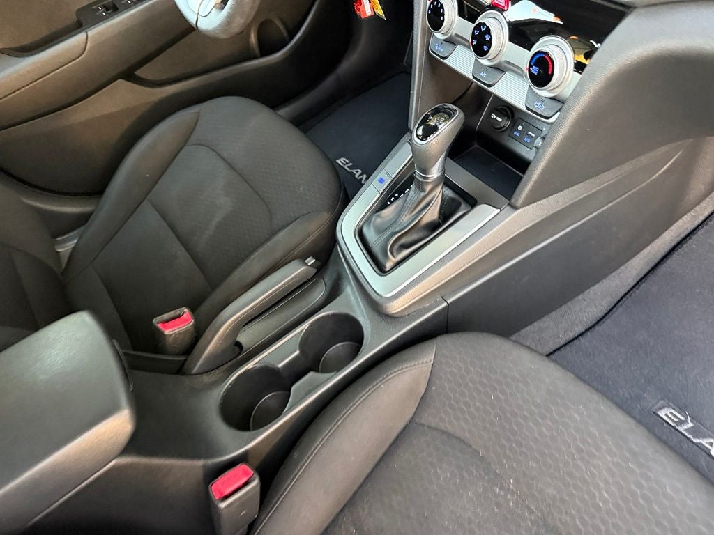 2019 Hyundai ELANTRA SE