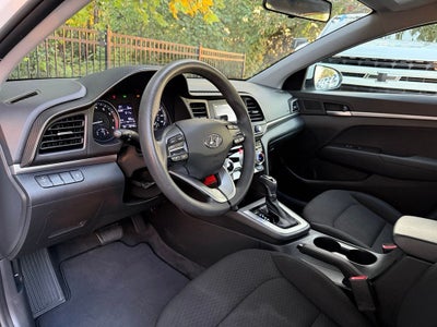2019 Hyundai ELANTRA SE