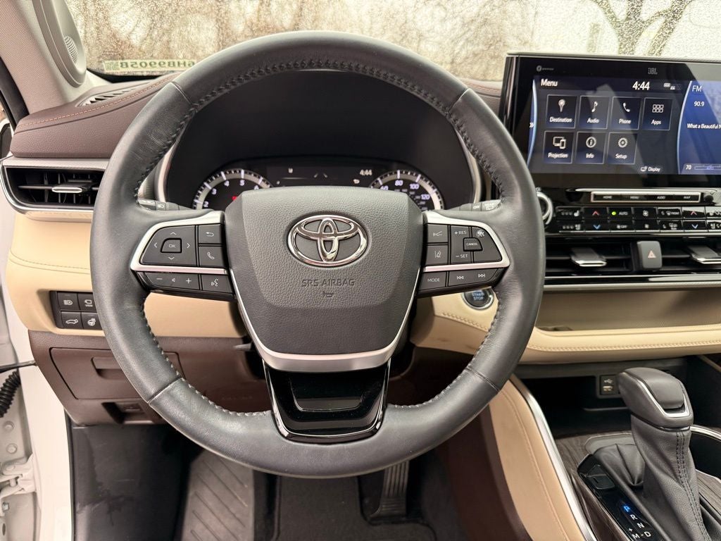 2022 Toyota Highlander Platinum