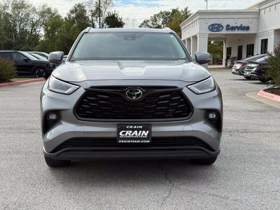 2025 Toyota Highlander XLE - AWD / SUNROOF / CLEAN CARFAX