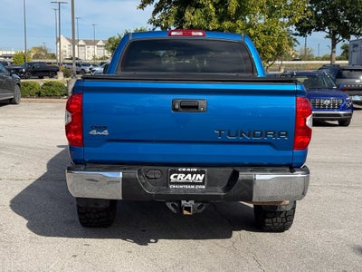 2018 Toyota Tundra SR5 - 4WD / LIFTED! / CLEAN CARFAX