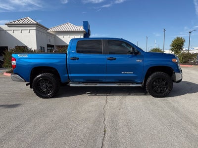 2018 Toyota Tundra SR5 - 4WD / LIFTED! / CLEAN CARFAX