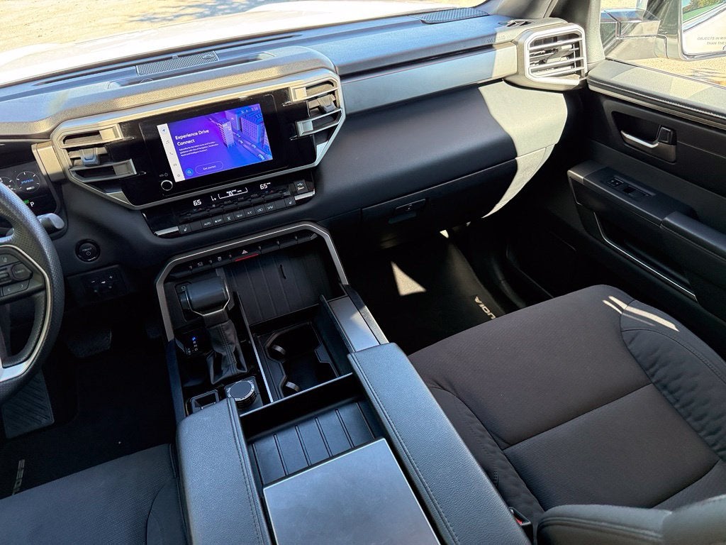 2025 Toyota Sequoia SR5 - 4WD / SUNROOF / CLEAN CARFAX