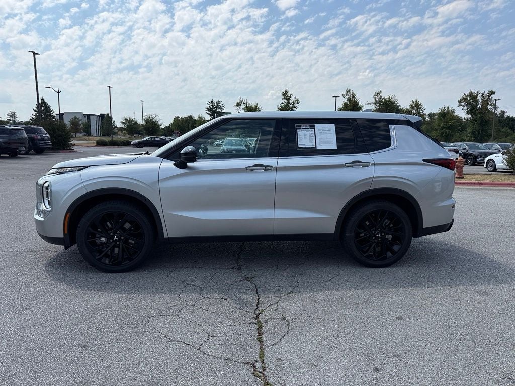 2022 Mitsubishi Outlander Black Edition