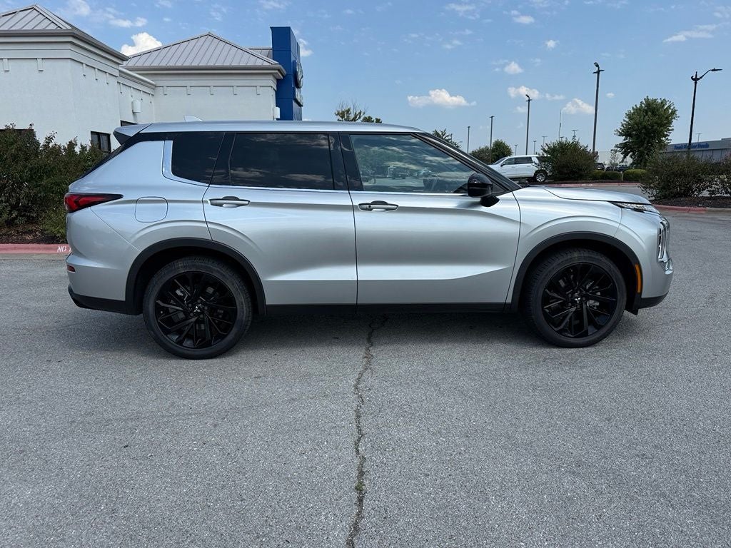 2022 Mitsubishi Outlander Black Edition