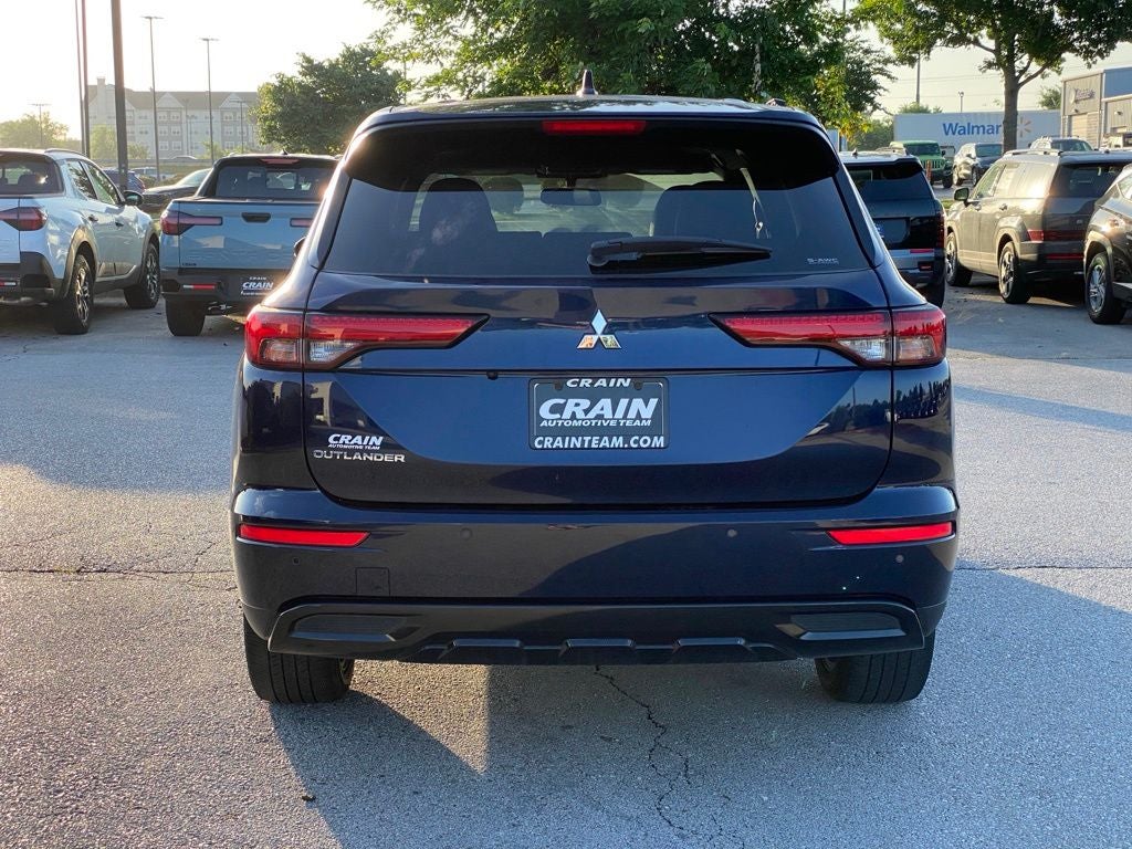 2022 Mitsubishi Outlander SE LOW MILES